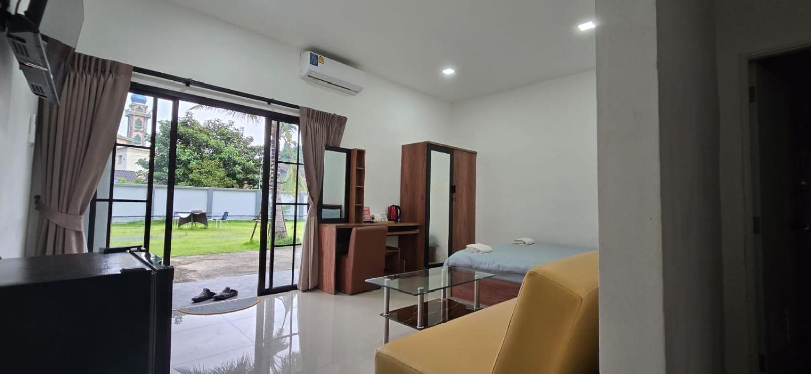 Taxim Residence Boutique Hotel Patong Exterior photo